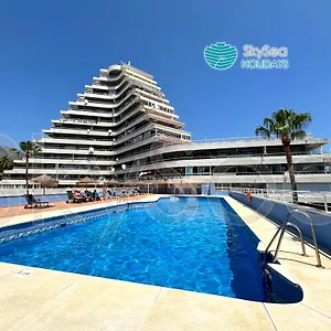 Skysea Puerto Marina Benalmádena
